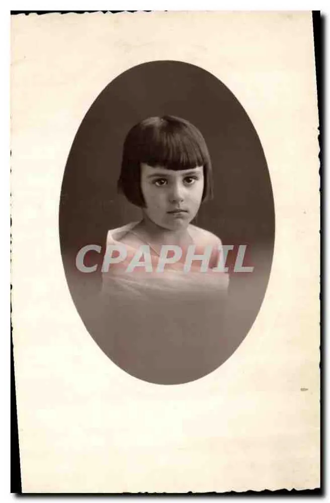 Meisje met kort kapsel — Herinnering aan de leeftijd van 6 jaar — Fafournoix & Cazautets, Montceau-les-Mines (S.-et-L.) - Voorkant