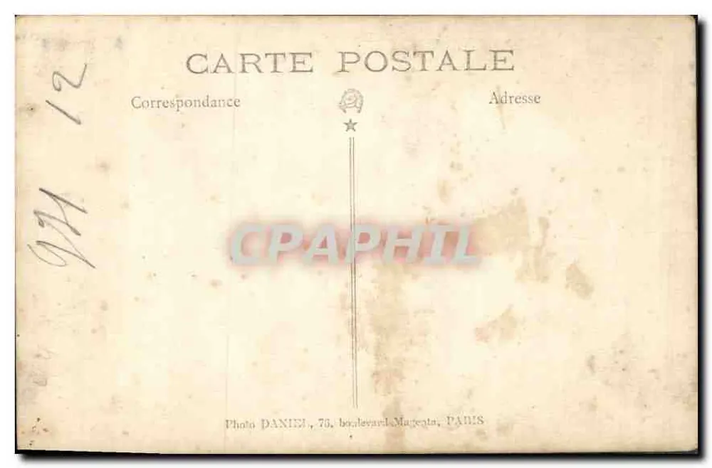 Criança em traje marítimo — estúdio fotográfico — Photo DANIXI, 76, boulevard Malesherbes, PARIS - Verso