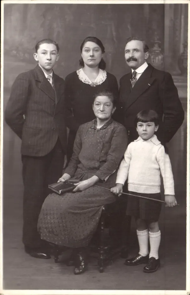 Família — estúdio de retratos - Frente