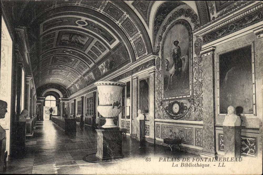 Palacio de Fontainebleau — La Biblioteca — LL - Anverso