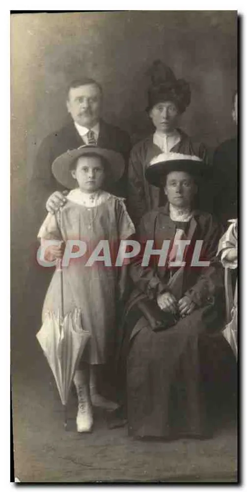 Família em estúdio — fotografia sépia — sem editor ou número visível - Frente