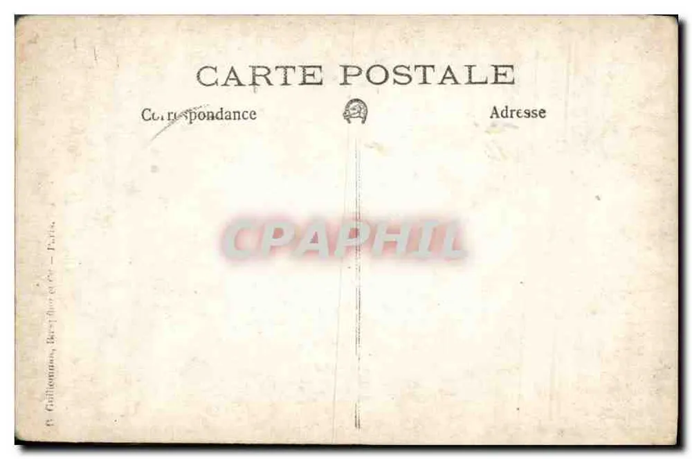 Menina pequena com vestido escuro e colarinho branco — estúdio fotográfico — P. Guillotman, Brest (Finistère — França) - Verso