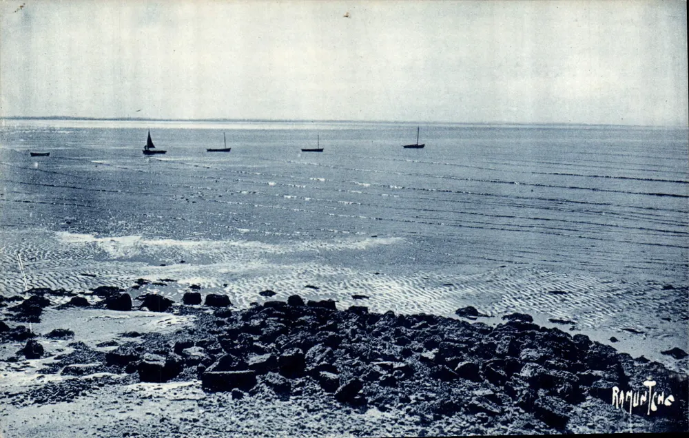 Au fusant — vista do mar com barcos a vela — Raguntene - Frente