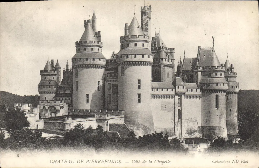 Castelo de Pierrefonds — Lado da Capela — Collections ND Phot - Frente