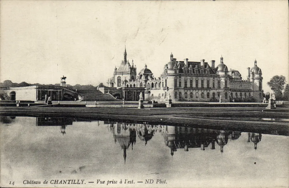 Castelo de Chantilly — Vista tomada a leste — ND Phot. - Frente