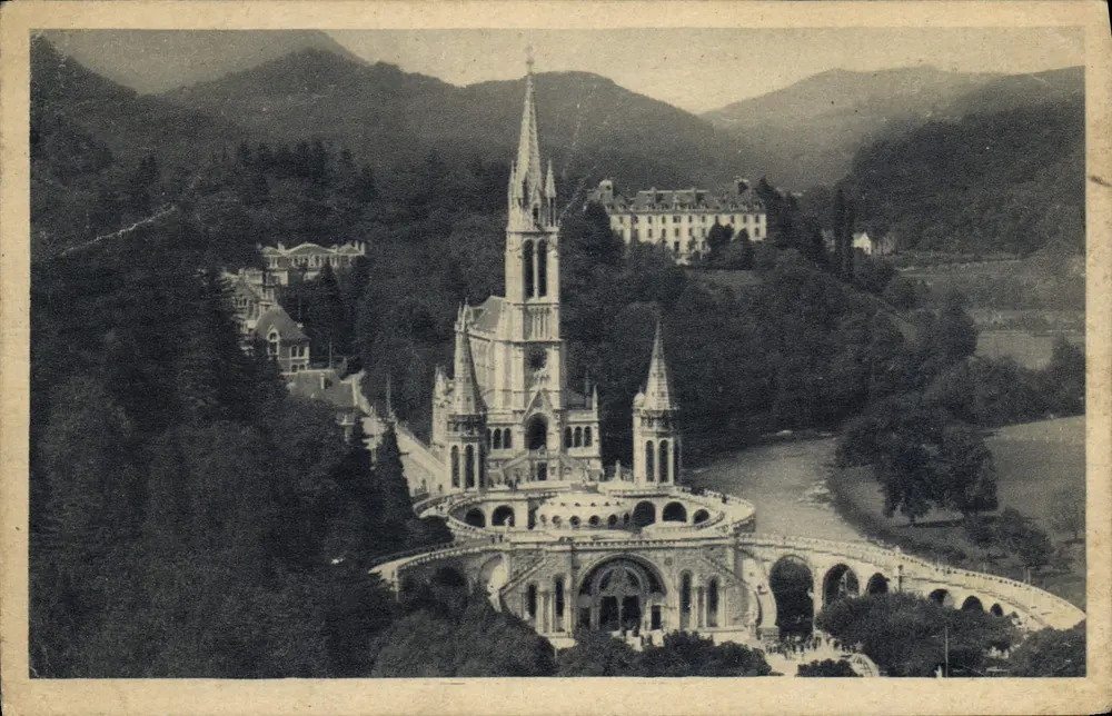 Die Basilika vom Schloss-Fort aus gesehen — Lourdes — Edition Photo-Quinault - Vorderseite