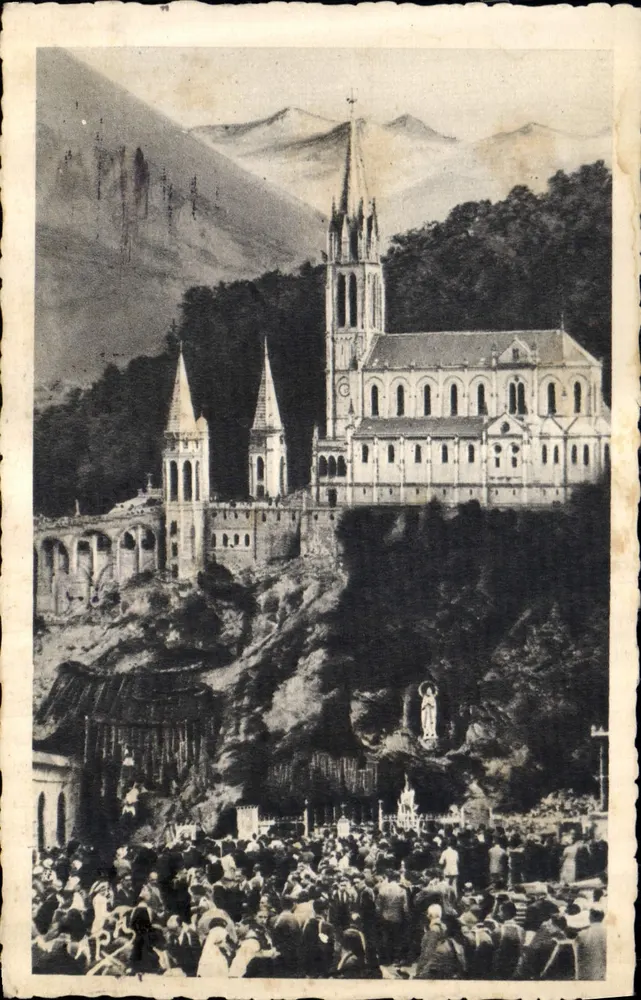 Lourdes — A Basílica e a Gruta — Les Cartes A.P.A. - ALBI - Frente