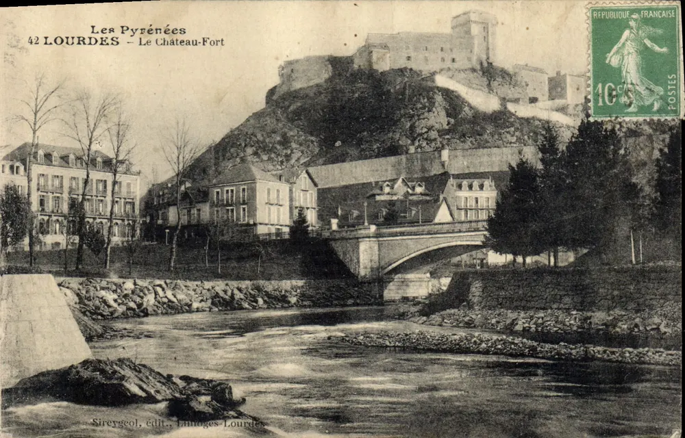 Lourdes — O Castelo-Forte — Sireygeol, editora, Lannoges-Lourdes - Frente