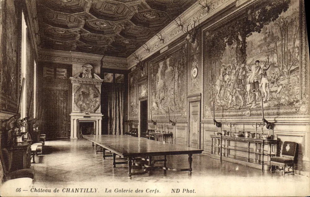Schloss Chantilly — Die Hirschgalerie — ND Phot. - Vorderseite