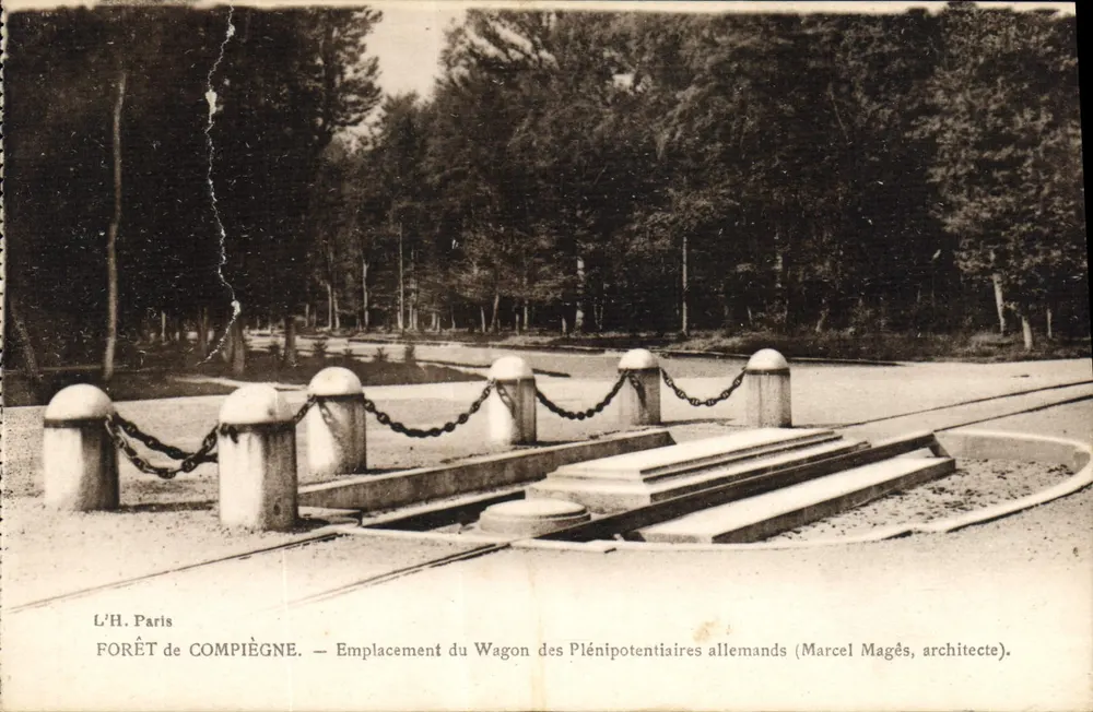Wald von Compiègne — Standort des Wagens der deutschen Plenipotentiäre — Marcel Magès, Architekt - Vorderseite