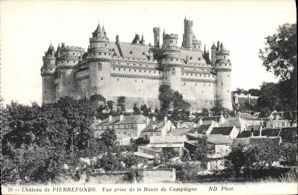 Schloss PIERREFONDS — Ansicht aus der Route de Compiègne — ND. Phot. - Vorderseite