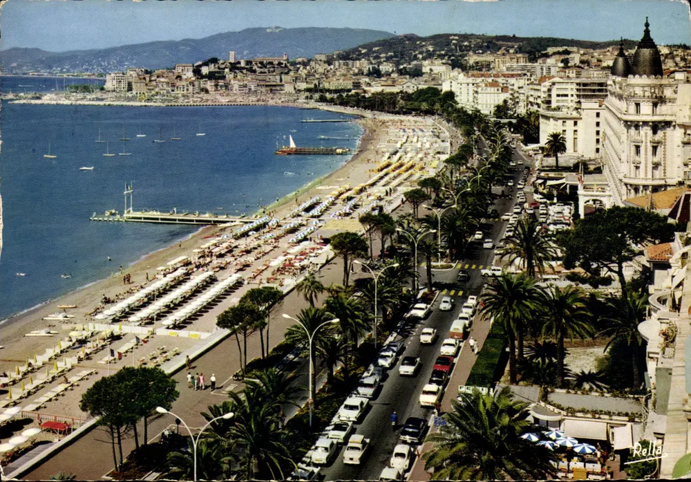 Cannes — Strand und Promenade des Anglais — Éditions Rella - Vorderseite