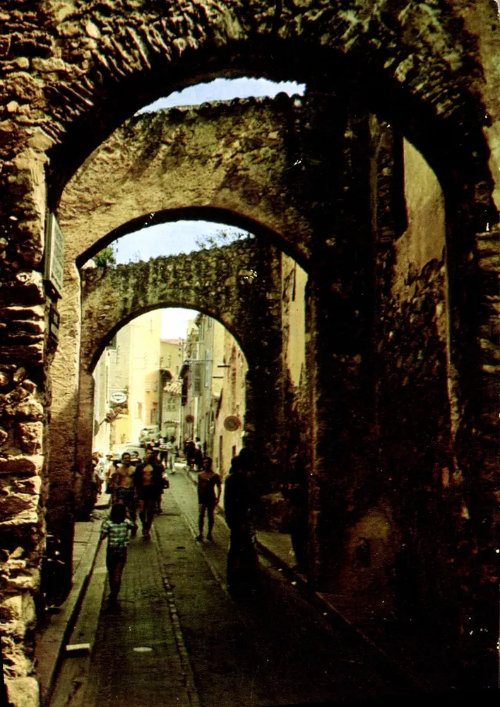 Saint-Tropez — Eine Alte Straße — Les Éditions Bandol - Vorderseite