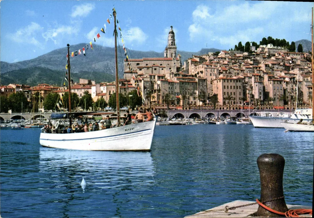 Menton (Das alte Viertel) — Der Sylco verlässt den Hafen — Photo R. Joliot - Vorderseite