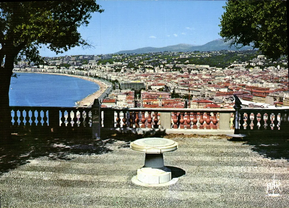Allgemeiner Blick auf die Côte d'Azur - NICE — Blick von der Orientierungstafel des Schlosses — Editions MAR - Vorderseite