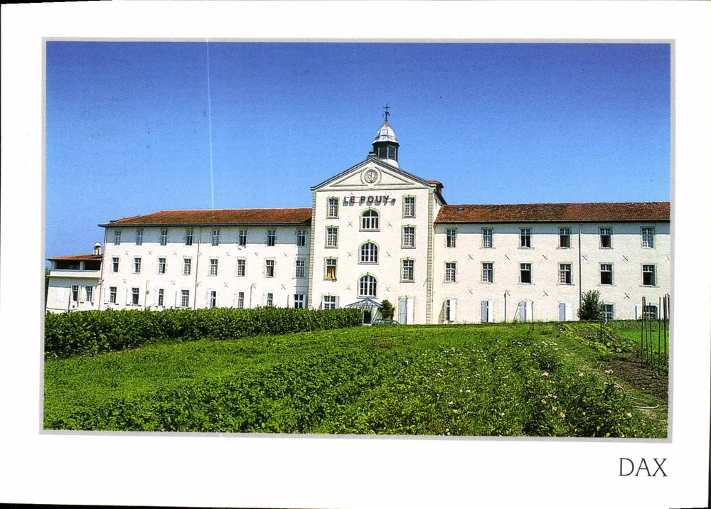 O Hotel Notre-Dame do POUY — DAX — Edições MARIER - Frente