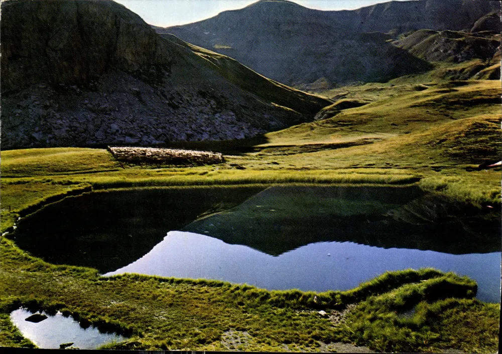 Col de la Bonnette — Grüner See und Herde — Éditions de la Bonnette - Vorderseite