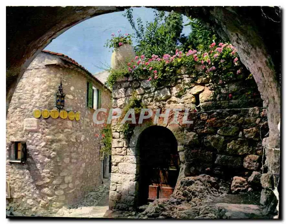 Eze-Dorf — Bogen der alten Kapelle - Vorderseite
