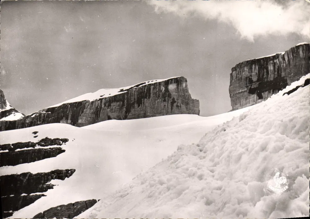 Gavarnie — A Brecha de Roland (2804 m.) — Edições Chanteder - Pau - Frente