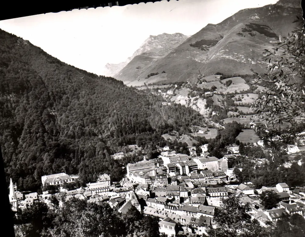 Cauterets — Algemene uitzicht genomen vanuit Pauze — Uitgave Quinault, Lourdes, n°1105 - Voorkant