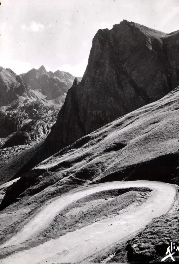 Route du Tourmalet — La Boucle, im Hintergrund der Pic d'Espade — Éditions ALIX, Bagneres-de-Bigorre - Vorderseite