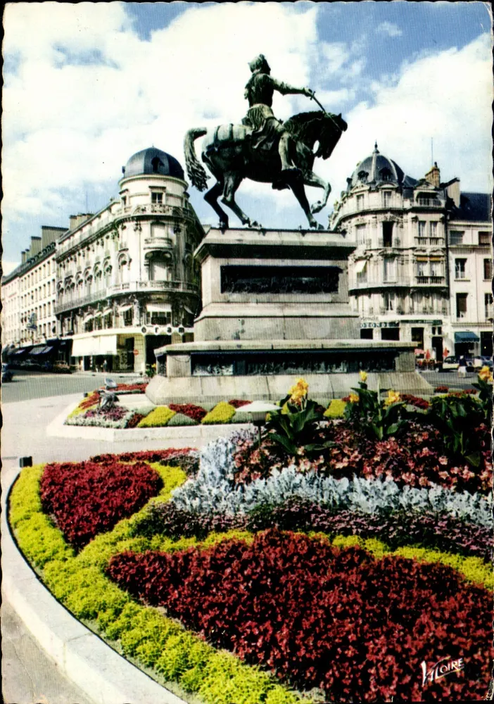 Orléans — Place du Martroi : die Statue von Jeanne d'Arc (von Foyatier, 1855) — Édit. Valoire, N° 4.036 - Vorderseite