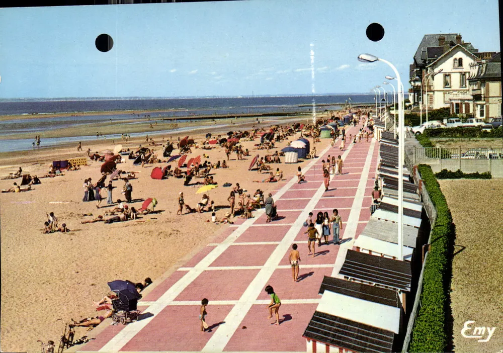 Houlgate (Calvados) — Die Strandpromenade — Emy - Vorderseite