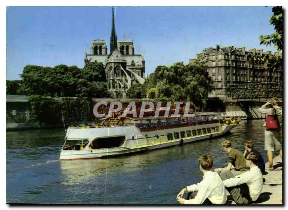 Notre-Dame — Die Seine und das Bateau-Mouche — CRAPHIL - Vorderseite