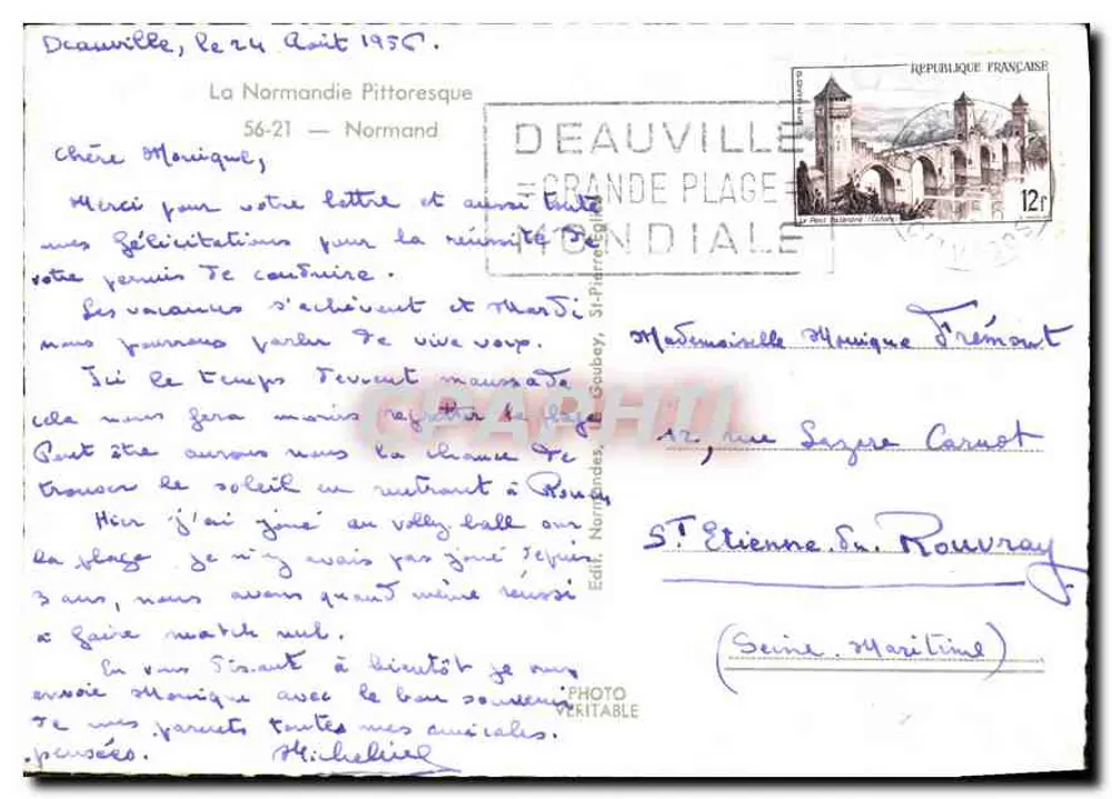 Homem com chapéu de feltro e gravata com motivos — Deauville, 24 de agosto de 1957 — Foto Gaubey - Verso