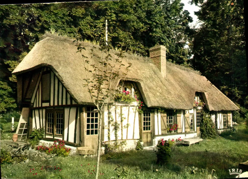 Normannische Haus mit Schieferdach — Die Luxuriöse Normandie — IRIS - Vorderseite