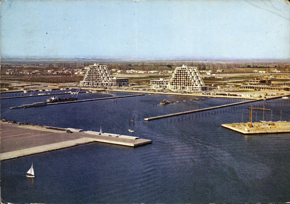 La Grande Motte — Teilansicht des Hafens (April 1969) — Industrielle und Werbefotos CLAUDIUSIER - Vorderseite
