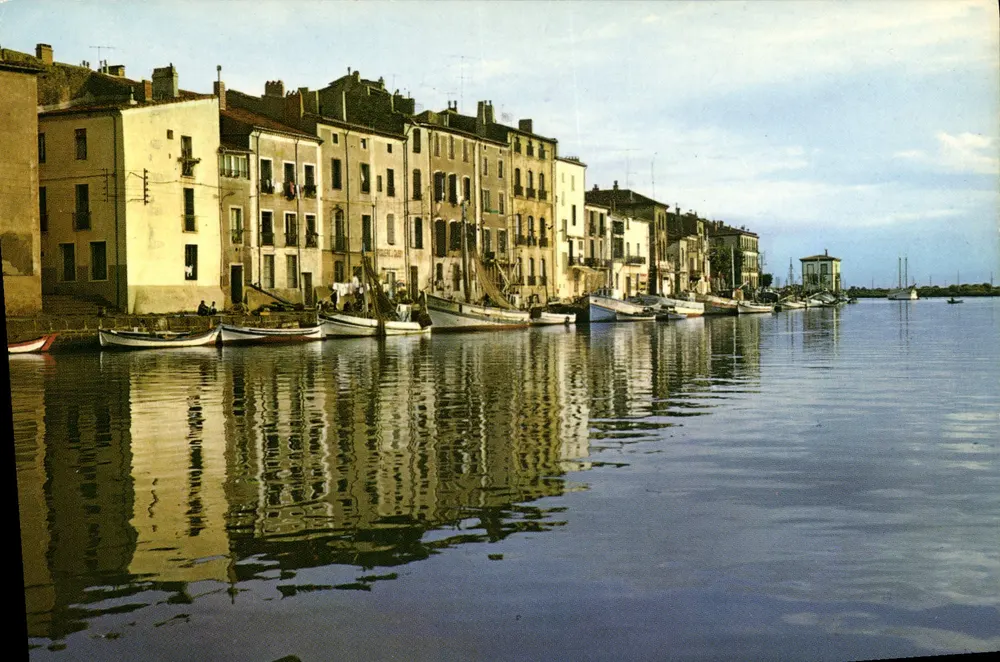 Agde (Hérault) — À beira do Hérault — Sociedade Éditions de l'Érable, n° 8202 - Frente