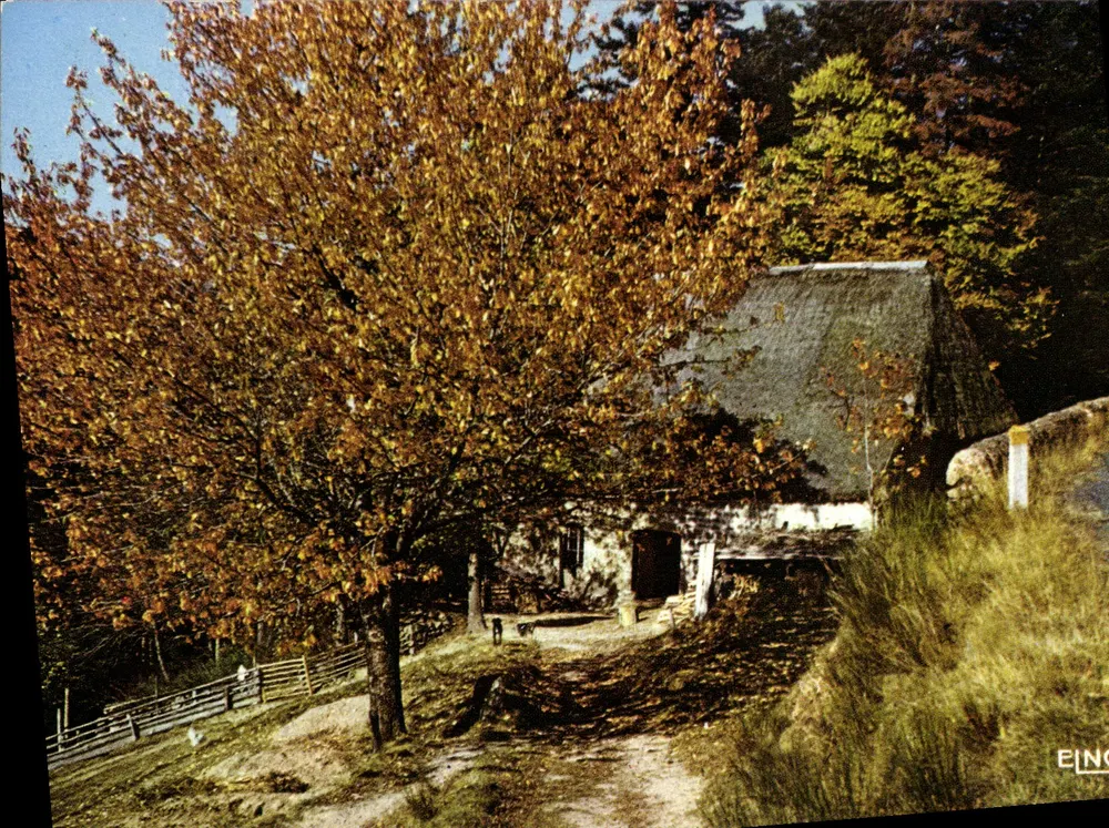 Chalé no outono — Edições L. Focher - Le Puy - Frente
