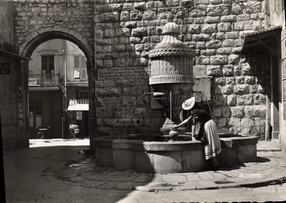 Brunnen und Tor der Peyra — Vence (Alpes-Maritimes) — Verlag « La Cigogne » von Milo Leconte - Vorderseite