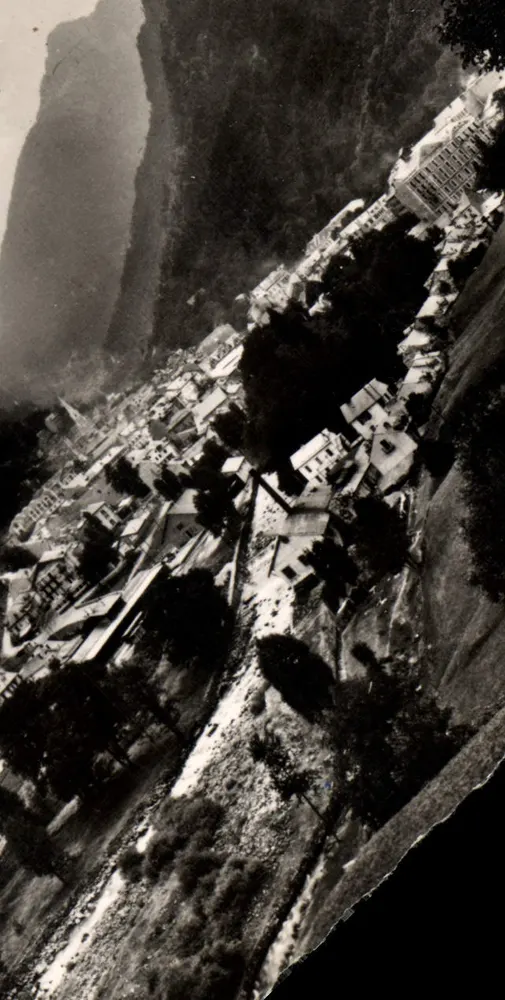 Cauterets (Hautes-Pyrénées) — Vista geral — Éditions Françaises, n° 1633 - Frente