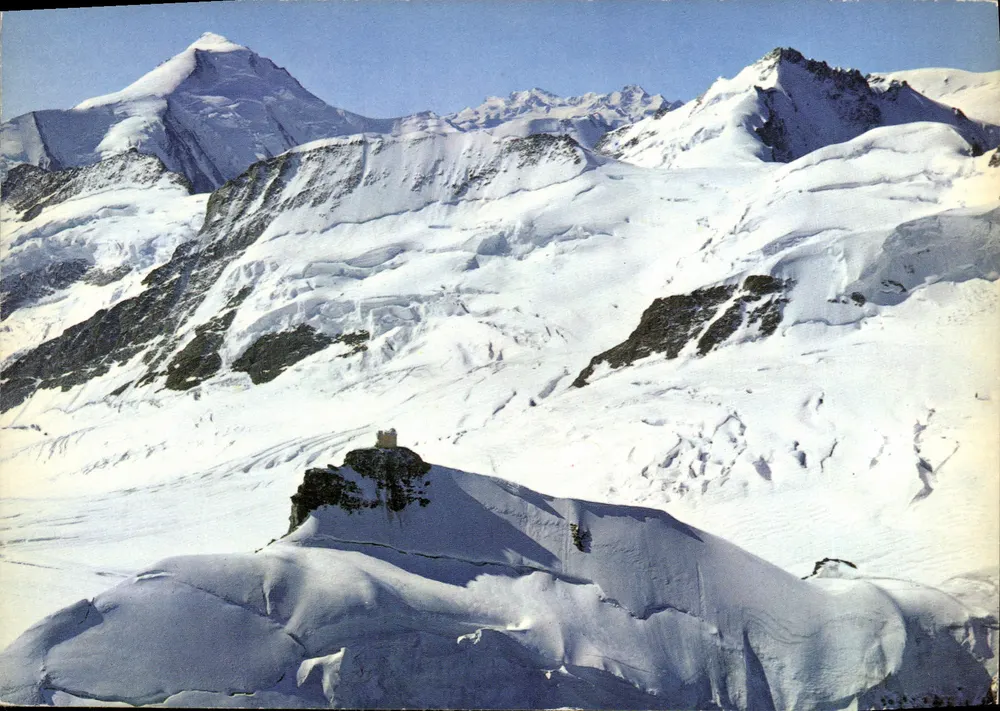 Jungfraujoch 3454 m — com Sphinxobservatorium e Aletschhorn — editor Veile D. Witsch, Apro - Frente