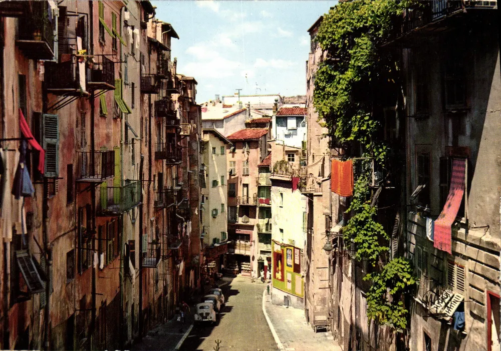 Blick auf eine Straße in Nice — Das pittoreske Altstadtviertel — Editions MAB 4, Nice - Vorderseite