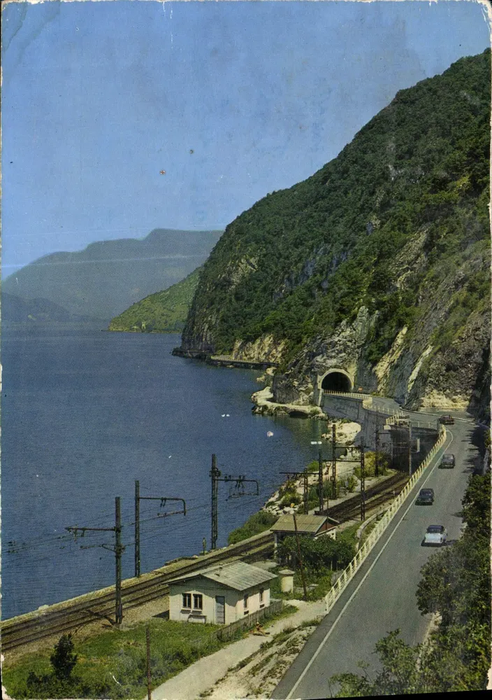 Lac du Bourget und die neue Corniche Straße — Aix-les-Bains, Frankreich - Vorderseite