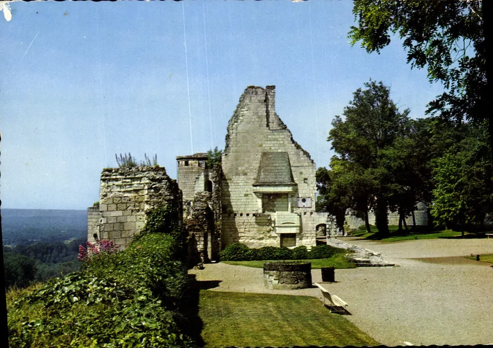 Castelo de Tournes — Ruínas dominando a vales — Éditions Souvenirs Naturelles - Frente