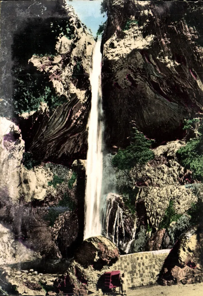 As Gorges do Lobo — A grande cascata — Real-Photo, Cie des Arts Photomécaniques, n°61 - Frente