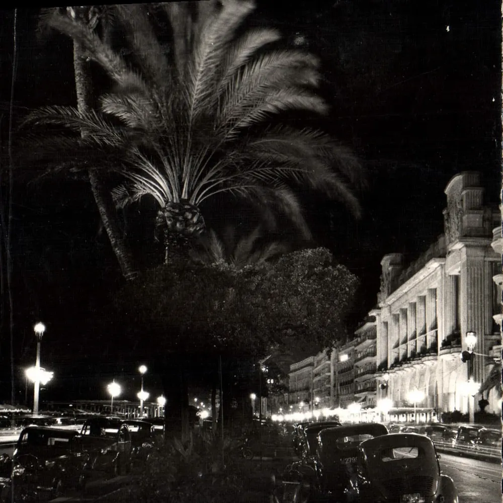 Nice - A Promenade dos Ingleses à noite — Edições S.E.P.T. - 2, rue Alaris-Mosa - NICE - Frente