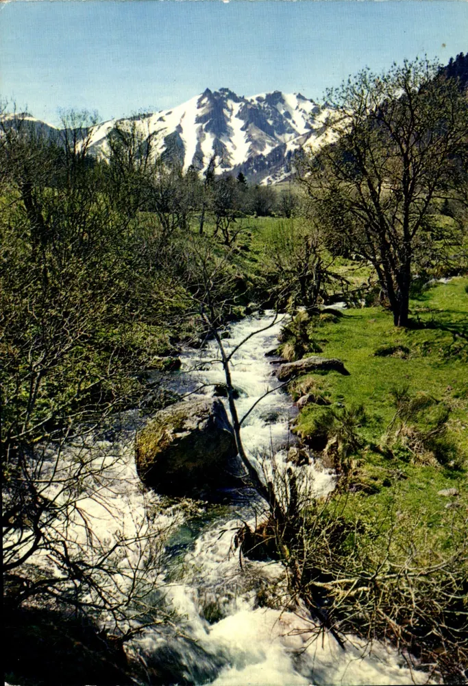 Sancy (Wys. 1886 m) i Dordogne w wiosnę — Wydawnictwo Kolorów Naturalnych, numer A-239 - Awers