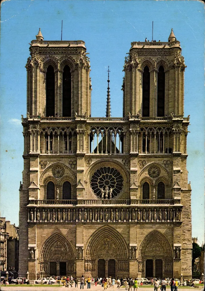 Notre-Dame de Paris — fachada — O.VET n°200 - Frente