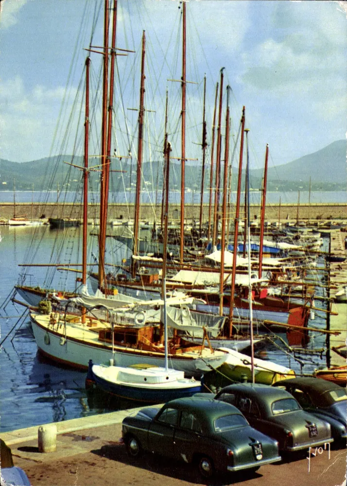 Porto dos iates — Saint-Tropez (Var) — Edições d'Art YVON - Frente
