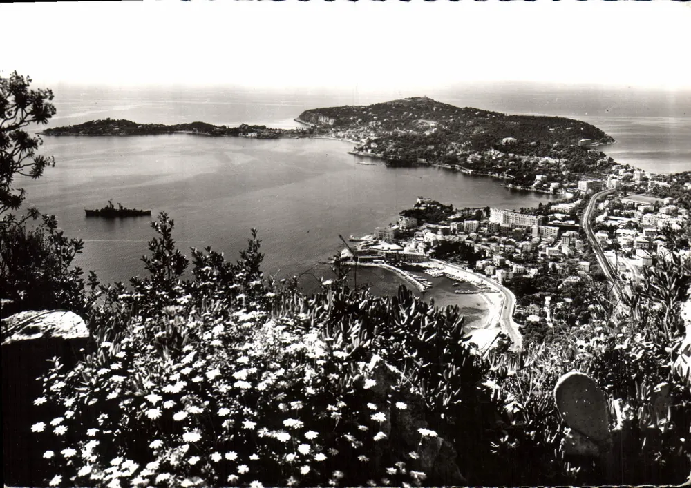Beaulieu-sur-Mer und Cap-Ferrat — Panoramablick — Fotograf (NICE) - Vorderseite