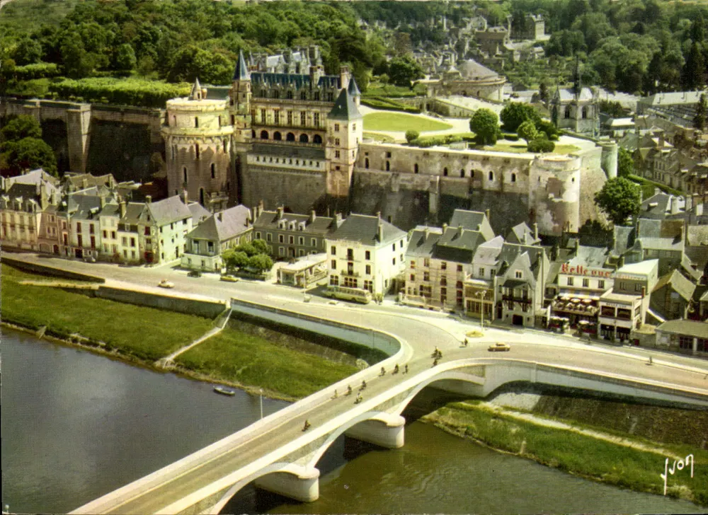 Schloss Amboise — und die Brücke über die Loire — Éditions Marat, Paris - Vorderseite
