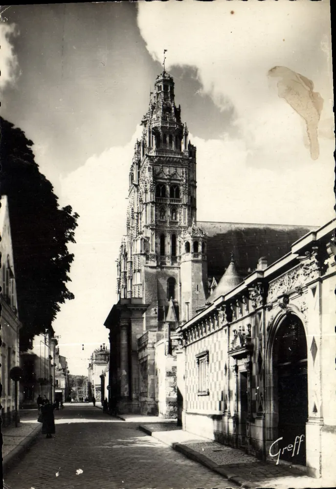 Die Kathedrale von Tours — Ansicht der Turm und der Straße Jules-Simon — veröffentlicht von Greff - Vorderseite