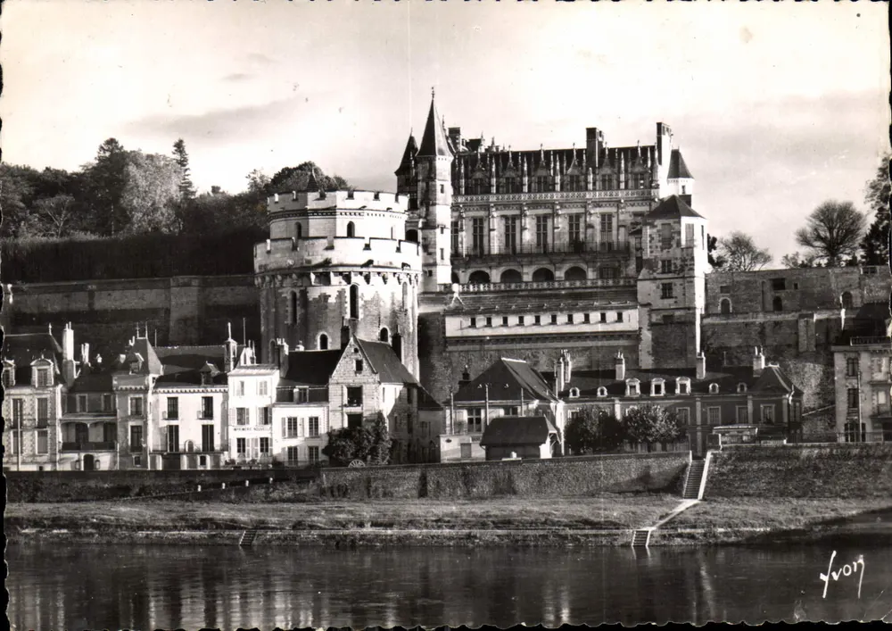 Amboise — O Castelo (século XV) — Les Éditions d'Art - Frente