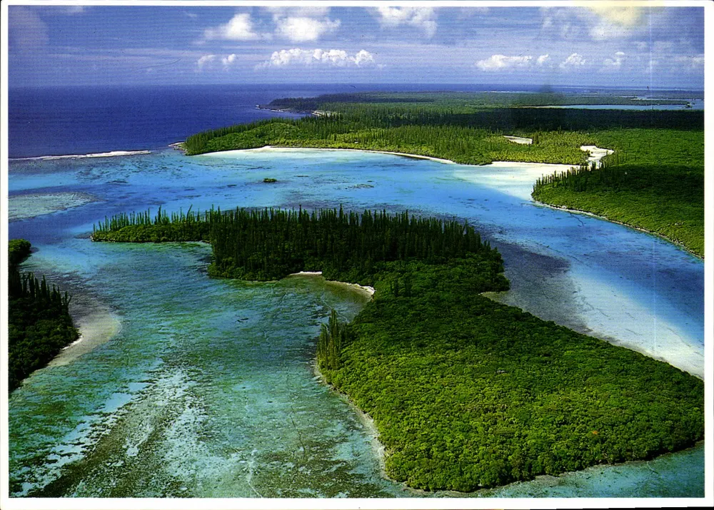 Baie Ugo - Ilha dos Pinos — vista aérea — Editions Solaris Nouméa, n° 585 - Frente