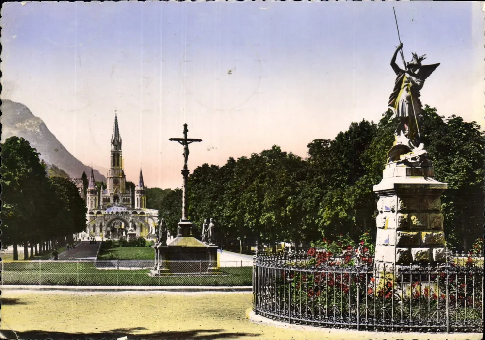 Lourdes — St. Michael, die Kreuz der Bretonen und die Basilika — Edition P. DOUCET, Cité Albert Ier, Lourdes - Vorderseite